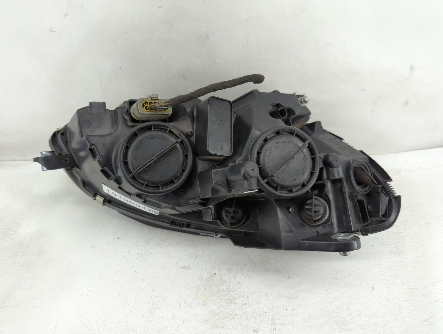 2011 Mercedes-benz C300 Passenger Right Oem Head Light Headlight Lamp - Oemusedautoparts1.com