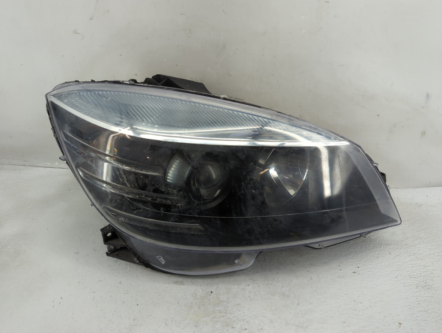 2011 Mercedes-benz C300 Passenger Right Oem Head Light Headlight Lamp - Oemusedautoparts1.com