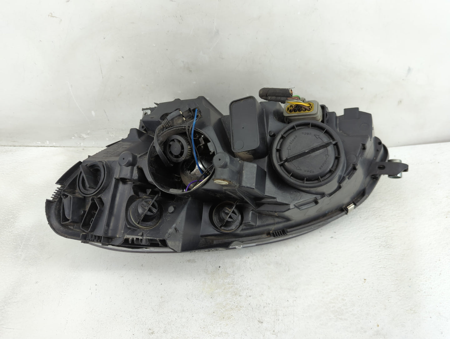 2011 Mercedes-benz C300 Passenger Right Oem Head Light Headlight Lamp - Oemusedautoparts1.com