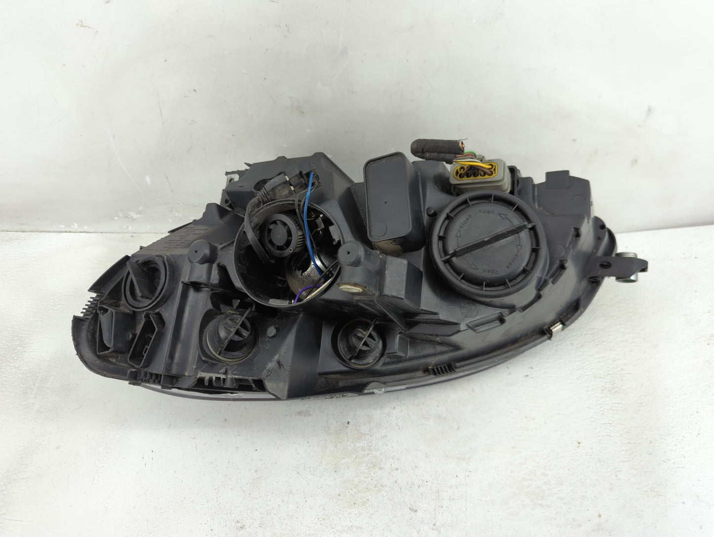 2011 Mercedes-benz C300 Passenger Right Oem Head Light Headlight Lamp - Oemusedautoparts1.com
