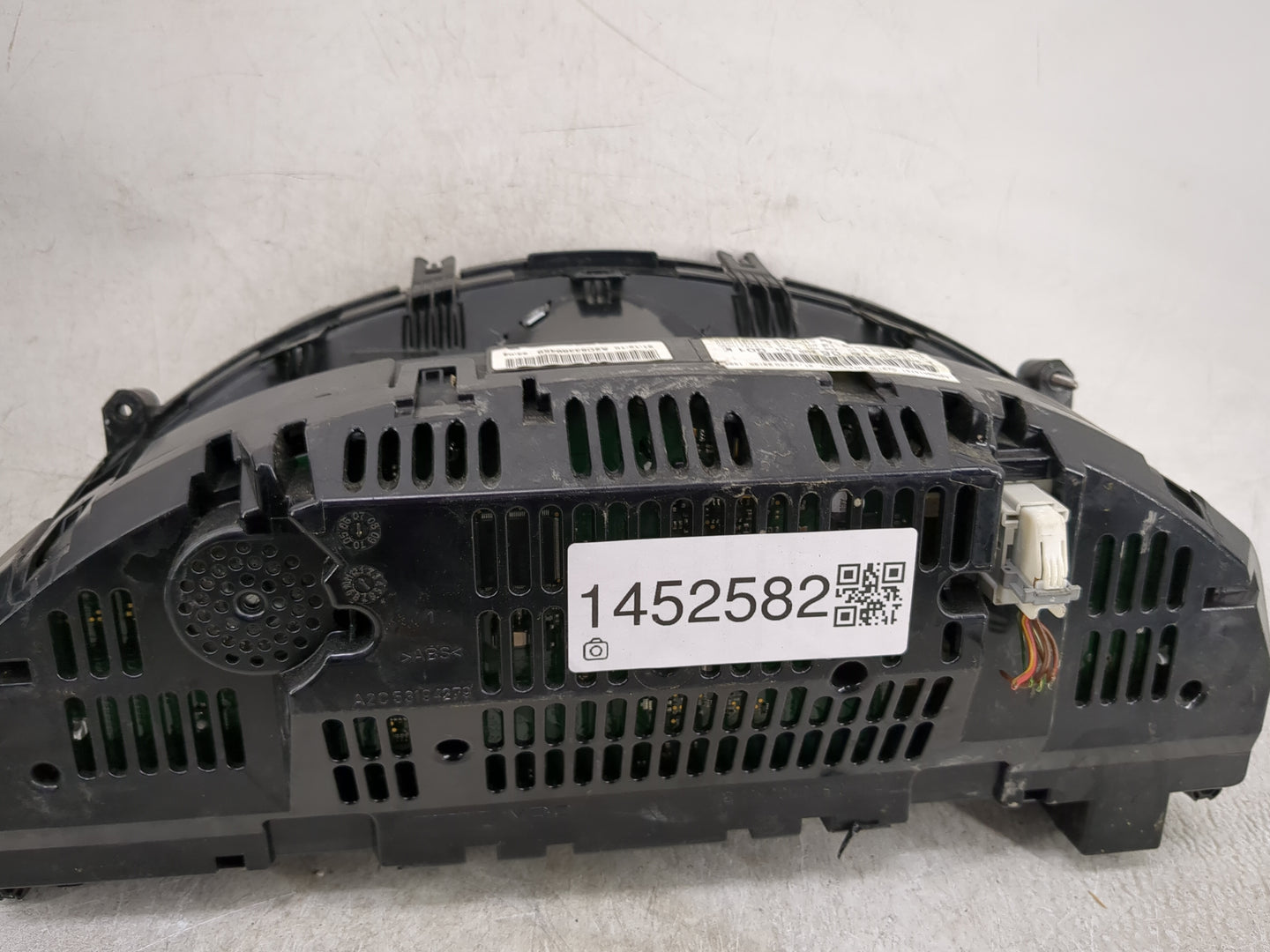 2011 Mercedes-Benz C300 Instrument Cluster Speedometer Gauges P/N:A 204 900 A2C53414741 Miles: Fits OEM Used Auto Parts - Oe
