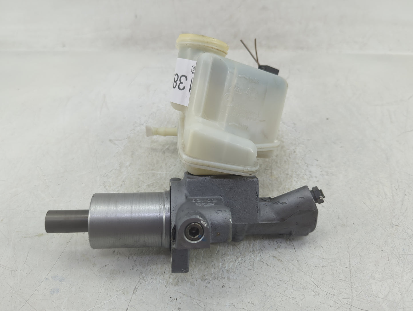 2008-2011 Mercedes-benz C63 Amg Brake Master Cylinder - Oemusedautoparts1.com