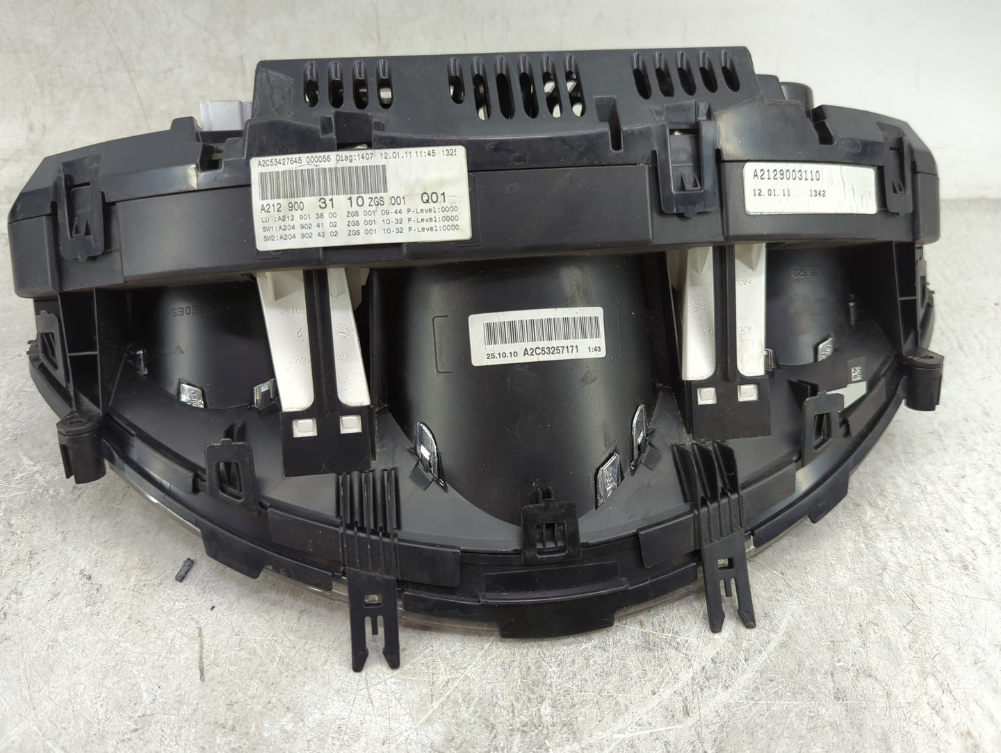 2011 Mercedes-Benz E-Class Instrument Cluster Speedometer Gauges P/N:A2129003110 A2C53427645, A2C53257171 Miles:86K Fits OEM