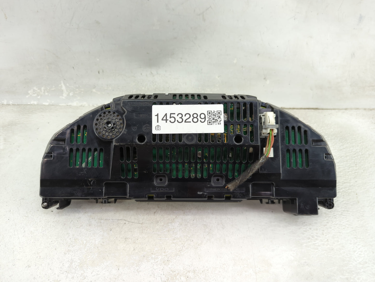 2011 Mercedes-Benz E-Class Instrument Cluster Speedometer Gauges P/N:A2C53257171 Miles:100K Fits OEM Used Auto Parts - Oemus