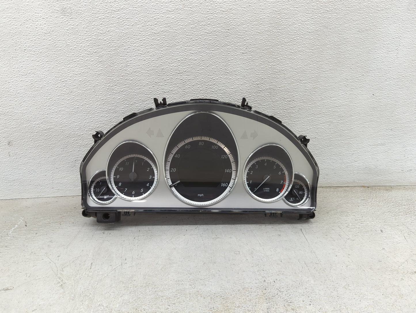2011 Mercedes-Benz E-Class Instrument Cluster Speedometer Gauges P/N:A2129001910 A2129013500, A2049024102 Miles:136K Fits OE