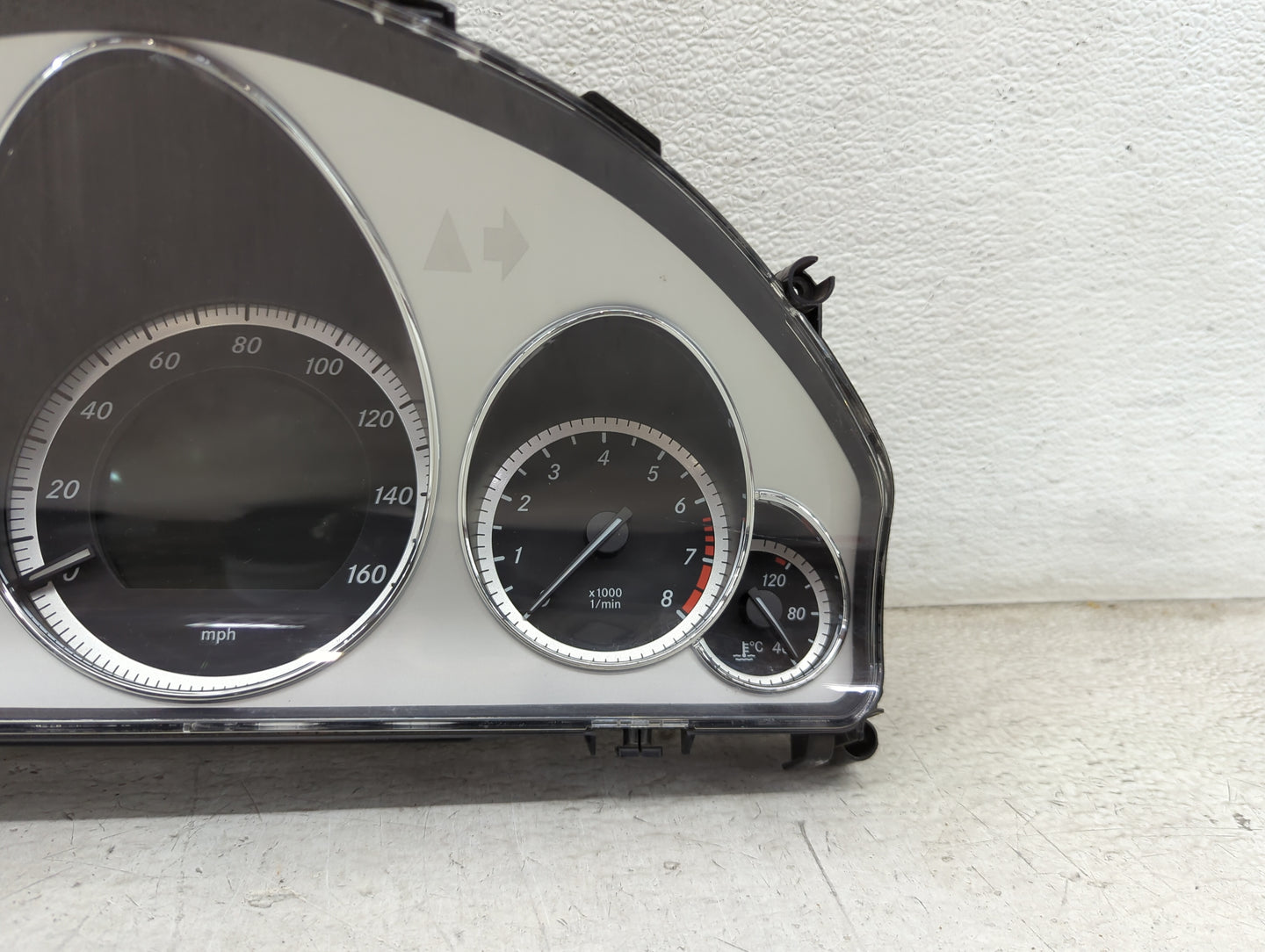 2011 Mercedes-Benz E-Class Instrument Cluster Speedometer Gauges P/N:A2129001910 A2129013500, A2049024102 Miles:136K Fits OE