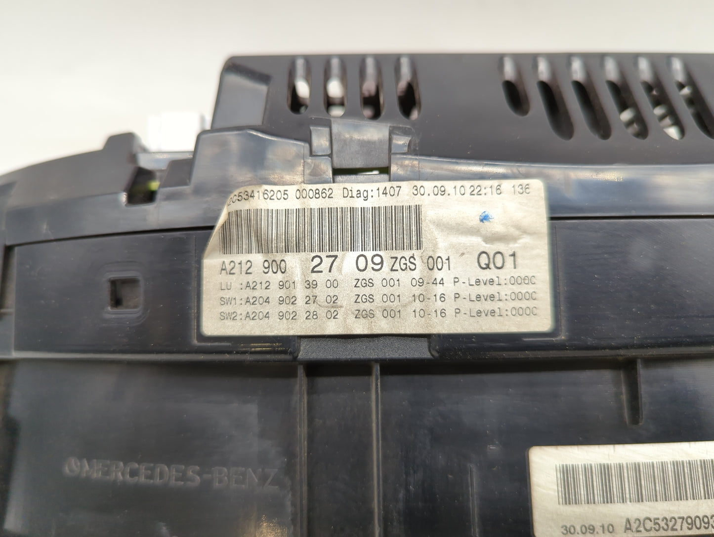 2011 Mercedes-Benz E-Class Instrument Cluster Speedometer Gauges P/N:A2129002709 A2C53416205, A2C53279093 Fits OEM Used Auto