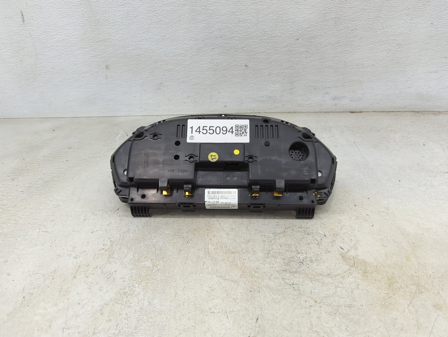 2011 Mercedes-Benz E-Class Instrument Cluster Speedometer Gauges P/N:A2C53257171 Miles: Fits OEM Used Auto Parts - Oemusedau