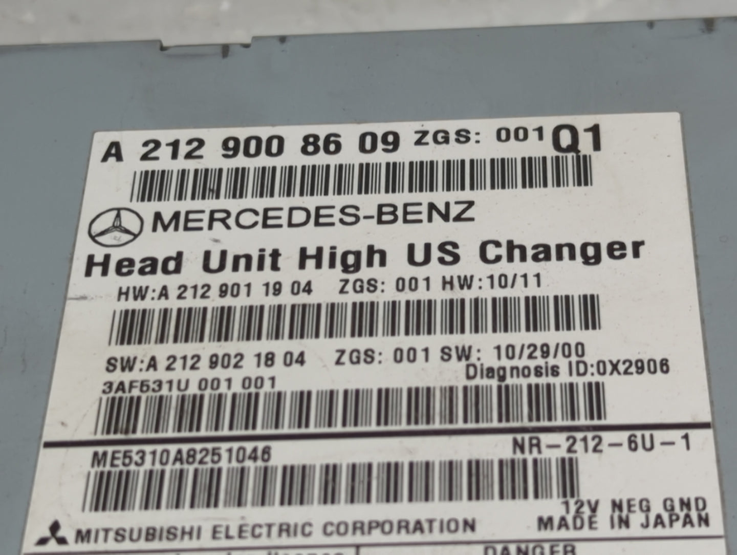 2011 Mercedes-Benz E-Class Radio AM FM Cd Player Receiver Replacement P/N:A2129008609 A2129006909, A2129011604 Fits Fits 201