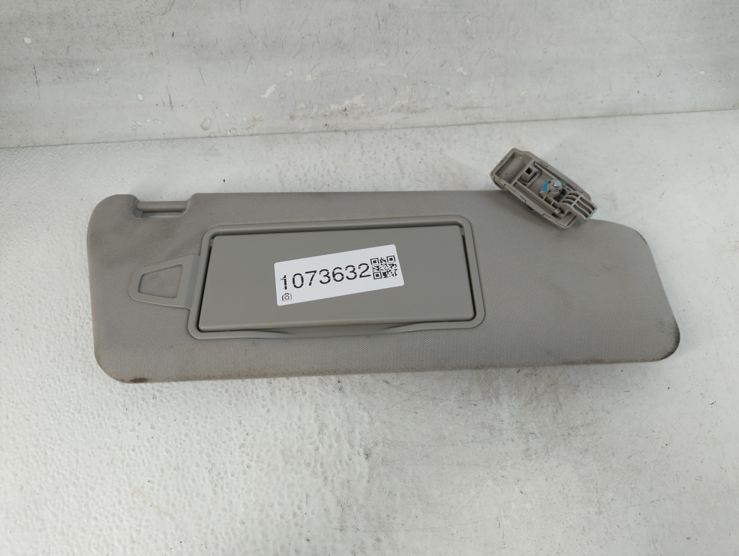 2010-2013 Mercedes-Benz E350 Sun Visor Shade Replacement Passenger Right Mirror Fits Fits 2010 2011 2012 2013 OEM Used Auto 
