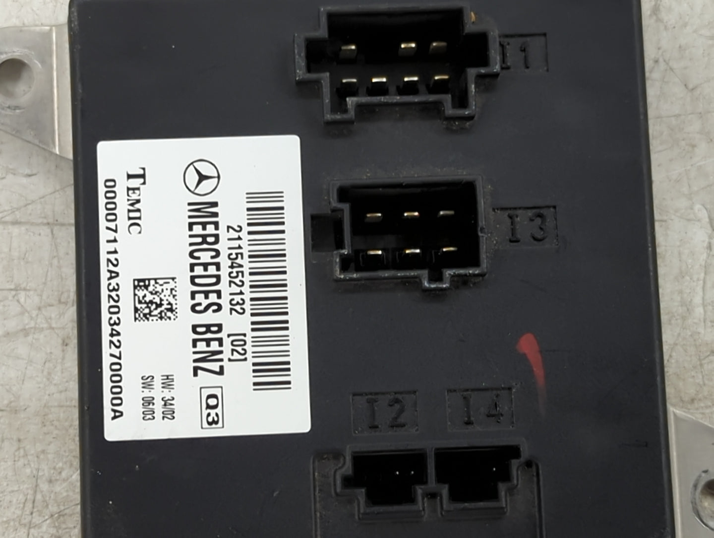 2011 Mercedes-benz E350 Body Control Module Bcm Inner Cabin Fuse Box - Oemusedautoparts1.com