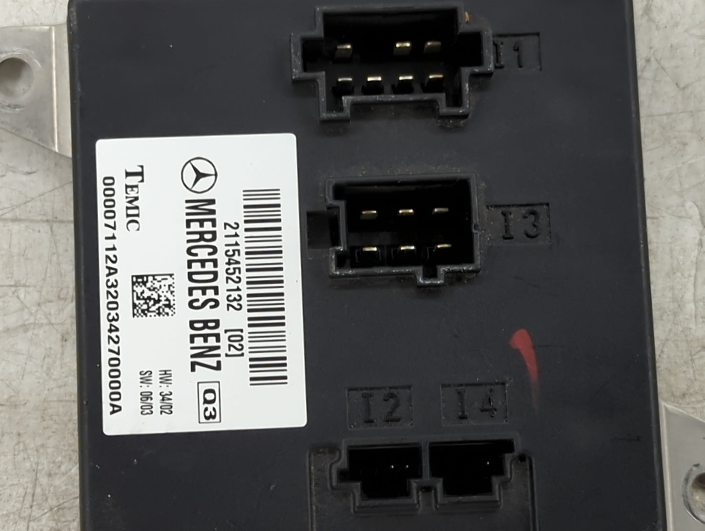 2011 Mercedes-benz E350 Body Control Module Bcm Inner Cabin Fuse Box - Oemusedautoparts1.com
