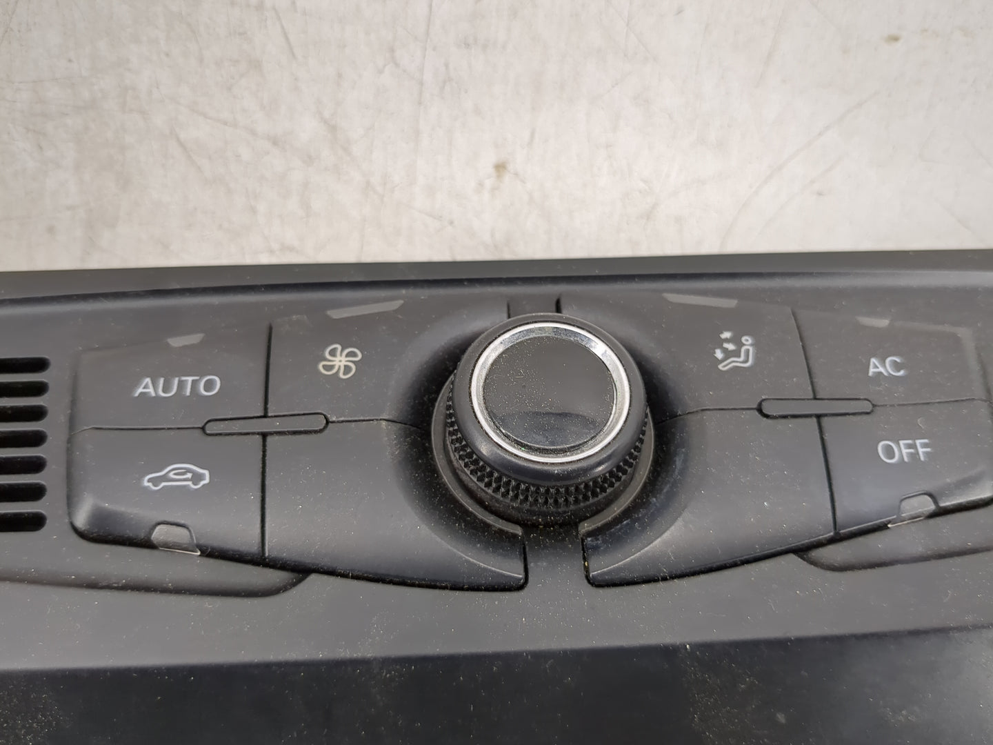 2010-2013 Mercedes-Benz E350 Climate Control Module Temperature AC/Heater Replacement P/N:8T1 820 043 AM Fits OEM Used Auto 