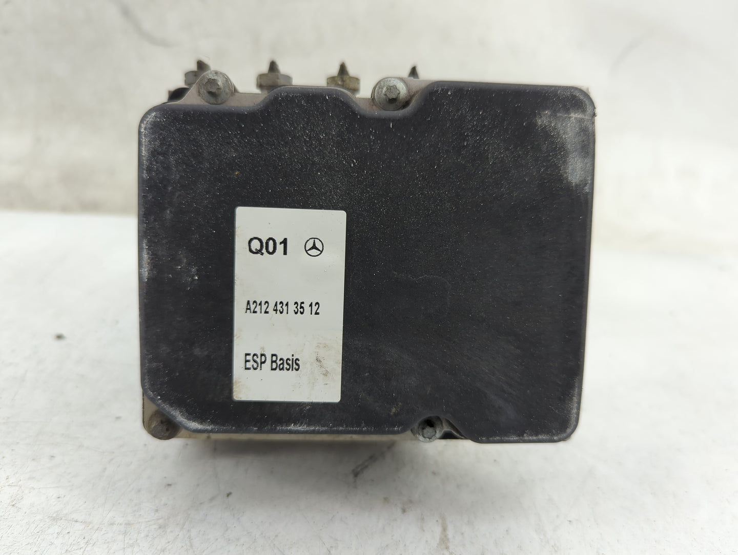 2011-2012 Mercedes-Benz E350 ABS Pump Control Module Replacement P/N:A212 431 35 12 Fits Fits 2011 2012 OEM Used Auto Parts 