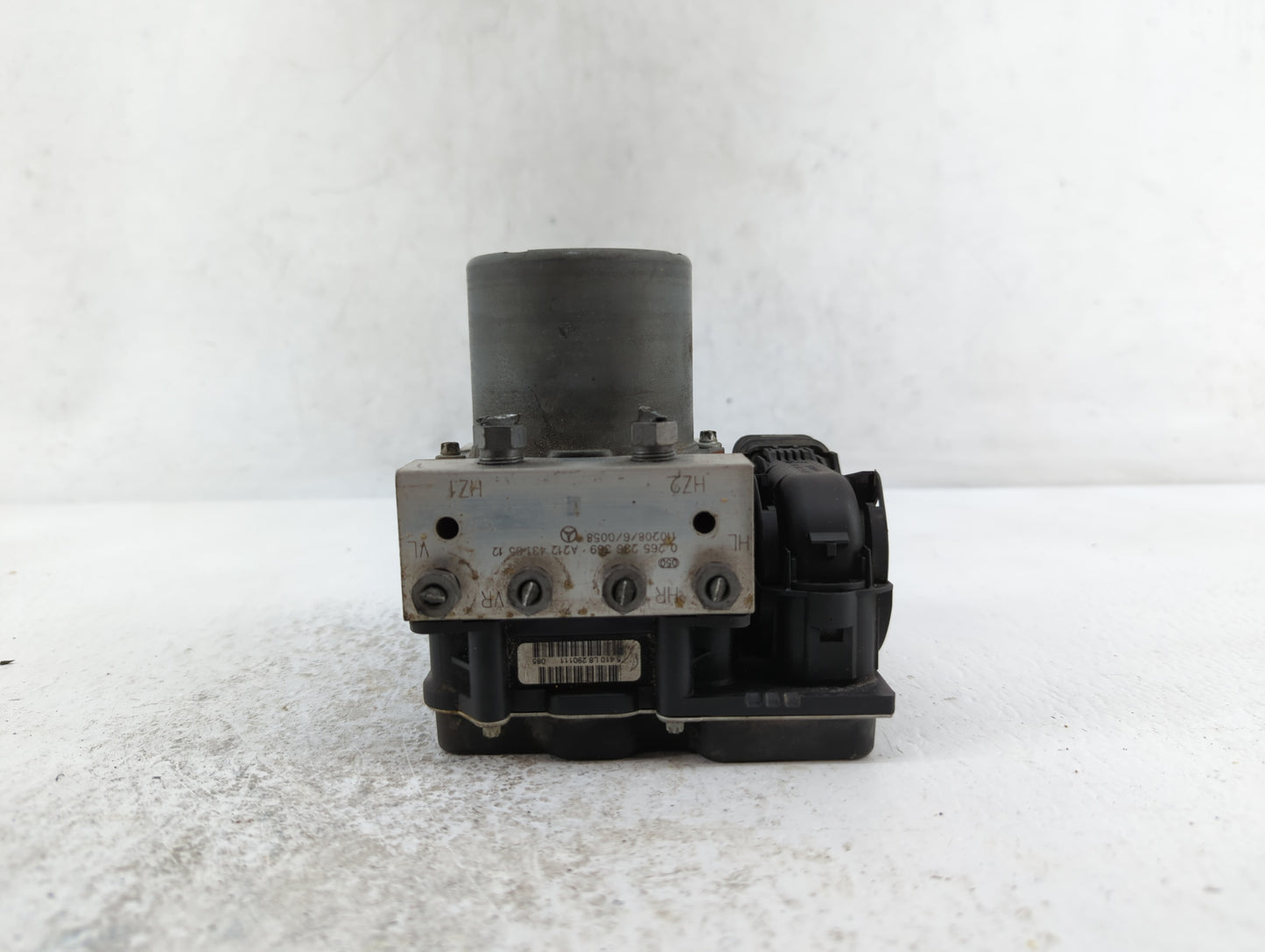 2011-2012 Mercedes-Benz E350 ABS Pump Control Module Replacement P/N:A212 431 85 12 Fits Fits 2011 2012 OEM Used Auto Parts 