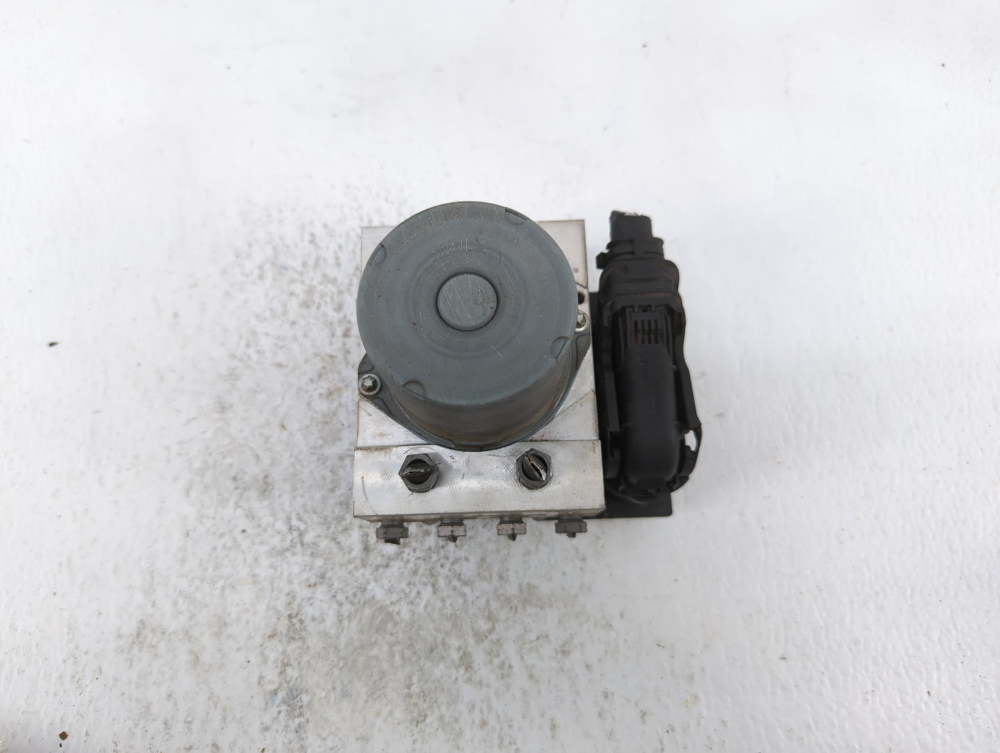 2011-2012 Mercedes-Benz E350 ABS Pump Control Module Replacement P/N:A212 431 85 12 Fits Fits 2011 2012 OEM Used Auto Parts 