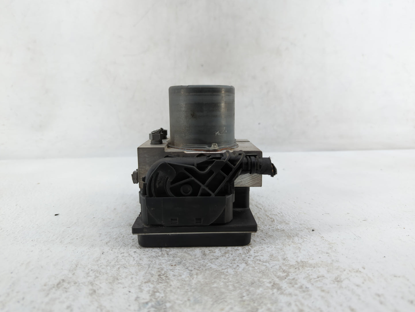 2011-2012 Mercedes-Benz E350 ABS Pump Control Module Replacement P/N:A212 431 85 12 Fits Fits 2011 2012 OEM Used Auto Parts 