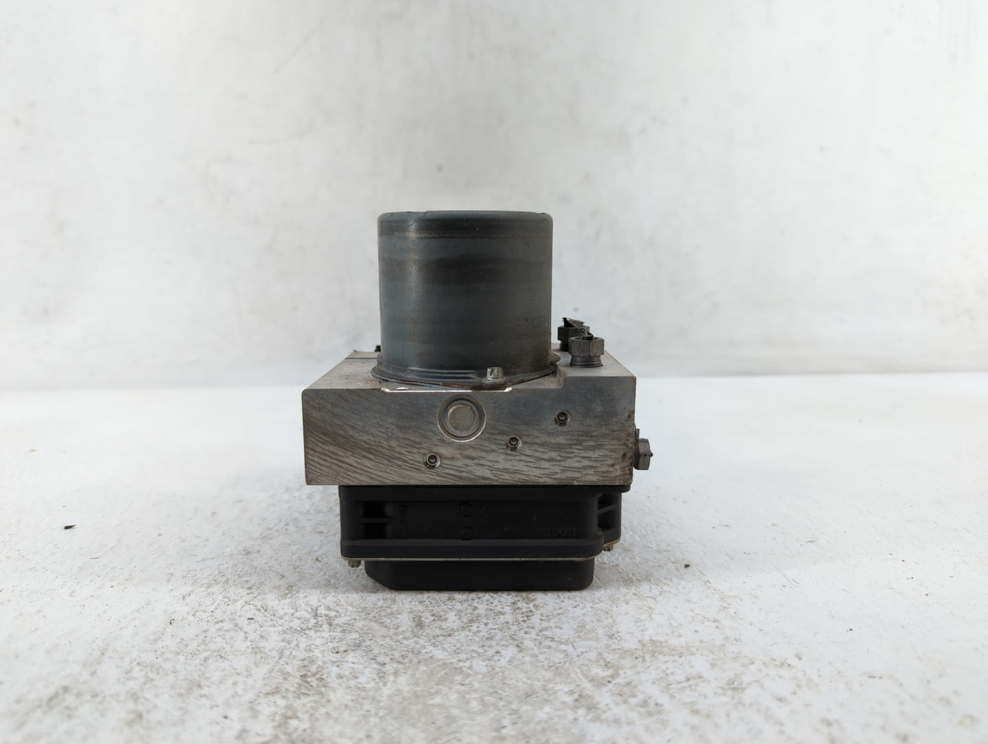 2011-2012 Mercedes-Benz E350 ABS Pump Control Module Replacement P/N:A212 431 85 12 Fits Fits 2011 2012 OEM Used Auto Parts 