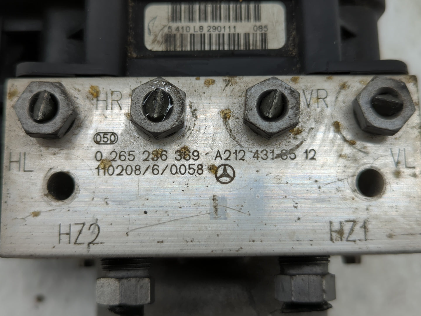 2011-2012 Mercedes-Benz E350 ABS Pump Control Module Replacement P/N:A212 431 85 12 Fits Fits 2011 2012 OEM Used Auto Parts 
