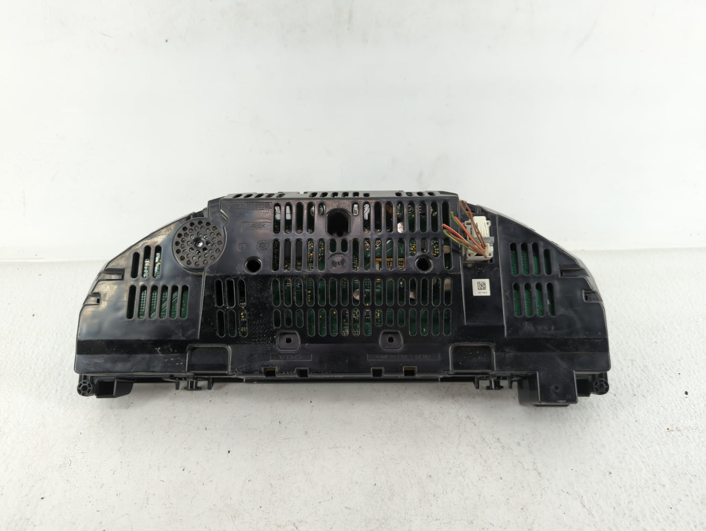 2011 Mercedes-Benz E350 Instrument Cluster Speedometer Gauges P/N:A212 900 12 10 ZGS 001 A212 900 12 10 Fits OEM Used Auto P