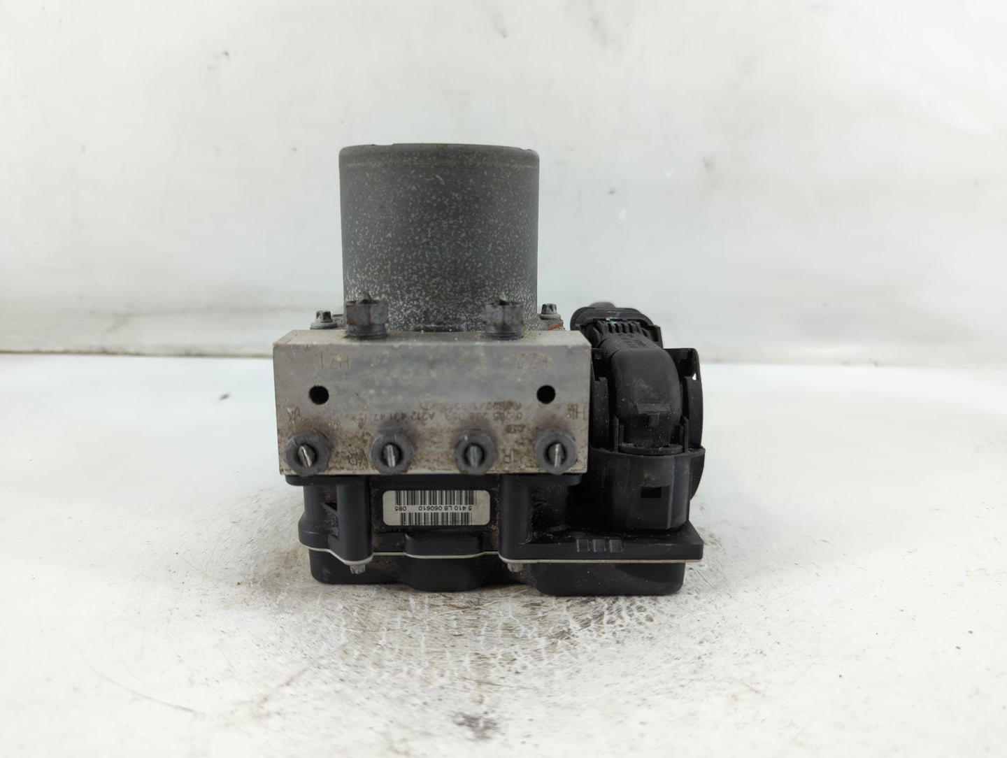 2011-2012 Mercedes-Benz E350 ABS Pump Control Module Replacement P/N:A212 431 47 12 Fits Fits 2011 2012 OEM Used Auto Parts 
