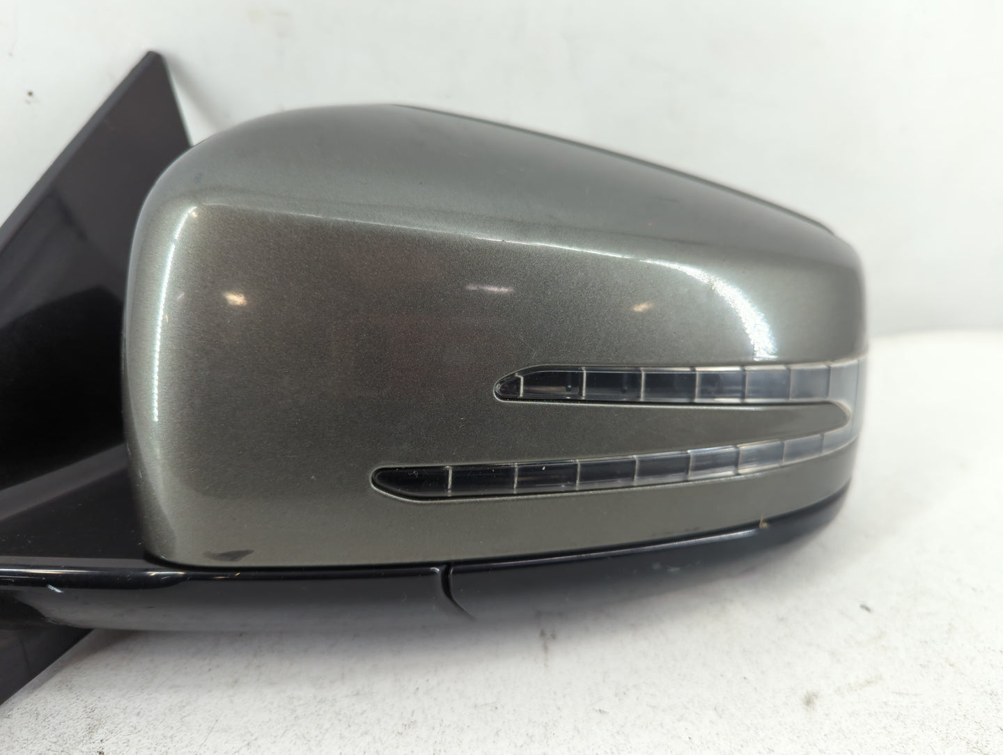 2011-2013 Mercedes-Benz E550 Driver Side View Mirror - Left Door Mirror OEM Used - Oemusedautoparts1.com