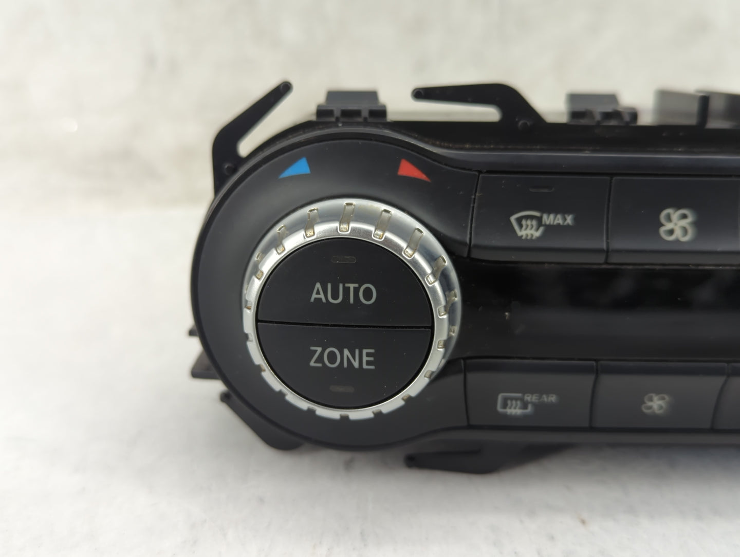 2011 Mercedes-Benz Gla250 Climate Control Module Temperature AC/Heater Replacement P/N:A2469002508 A2469010905, SW132100 Fit