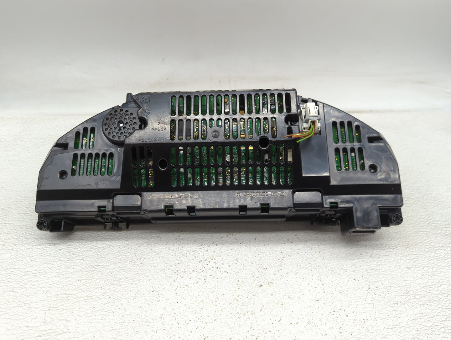 2011 Mercedes-Benz Glk350 Instrument Cluster Speedometer Gauges P/N:A2049001605 A2C53414725, A204 901 39 00, A204 902 27 02 