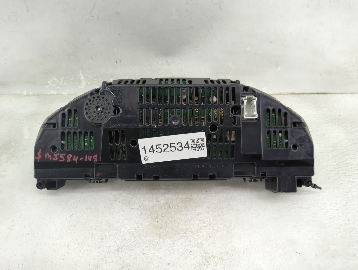 2011 Mercedes-Benz Glk350 Instrument Cluster Speedometer Gauges P/N:A2C53414725 A2049001605, A2049013900 Miles:44K Fits OEM 
