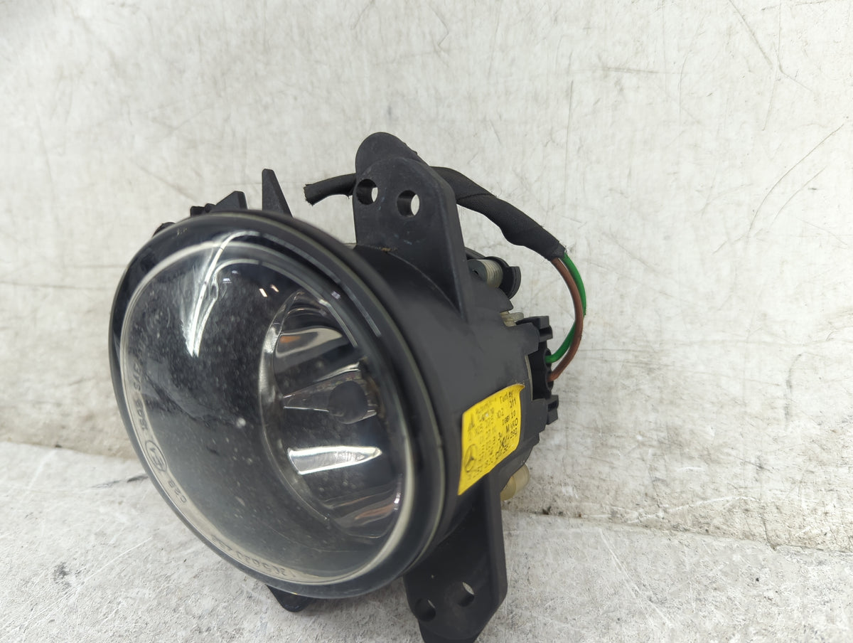 2011-2012 Mercedes-benz Glk350 Passenger Right Oem Fog Light Lamp Black - Oemusedautoparts1.com