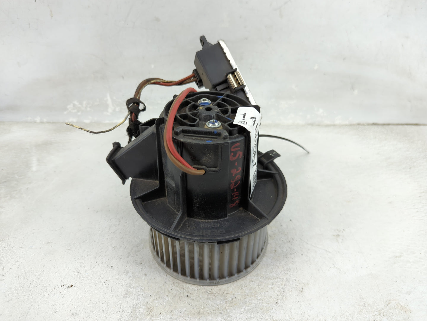 2011-2015 Mercedes-Benz Glk350 Heater AC Blower Motor P/N:V7771001 W204 Fits OEM Used Auto Parts - Oemusedautoparts1.com