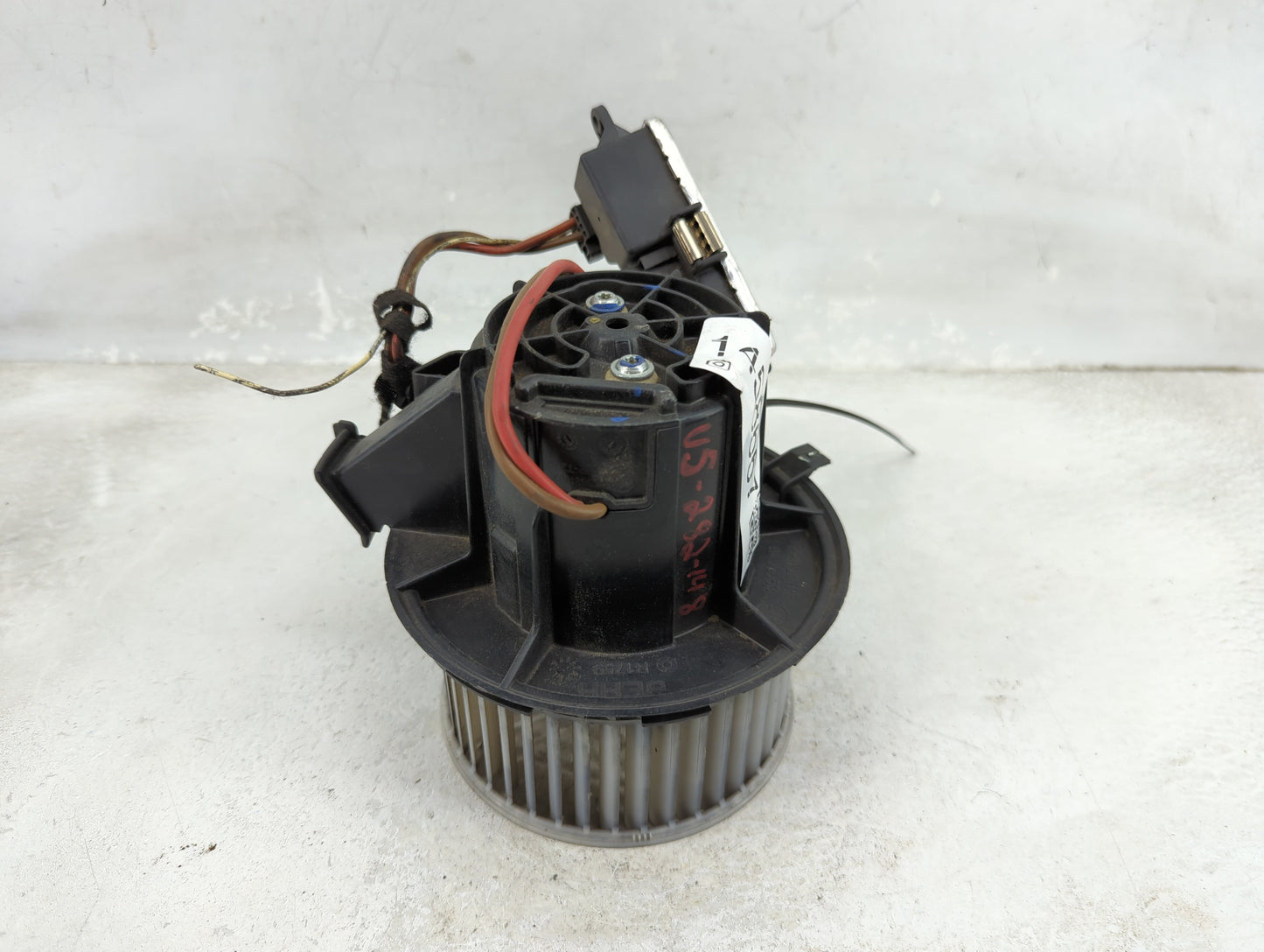 2011-2015 Mercedes-Benz Glk350 Heater AC Blower Motor P/N:V7771001 W204 Fits OEM Used Auto Parts - Oemusedautoparts1.com