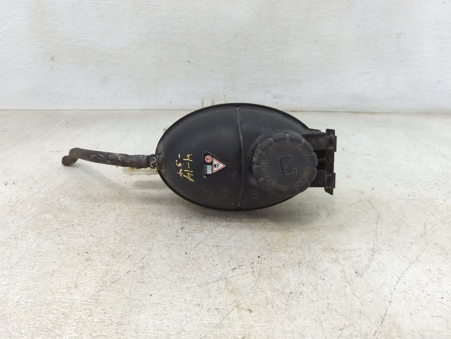 2010 Glk350 Radiator Coolant Overflow Expansion Tank Bottle - Oemusedautoparts1.com