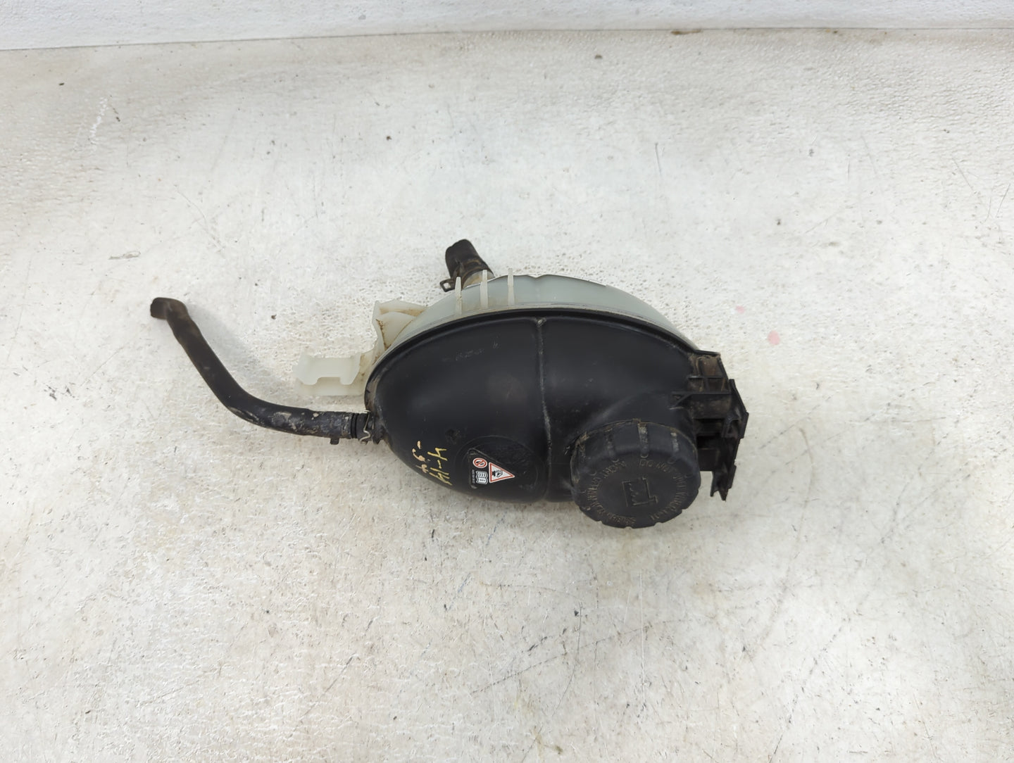 2010 Glk350 Radiator Coolant Overflow Expansion Tank Bottle - Oemusedautoparts1.com