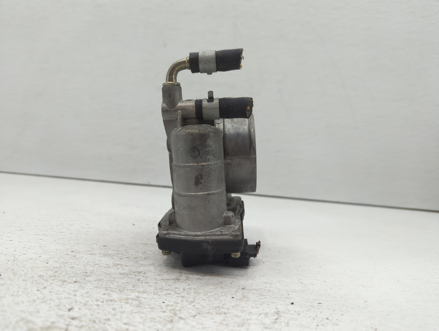2010-2015 Mercedes-Benz Ml350 Throttle Body P/N:A 642 090 02 70 6420900270 Fits OEM Used Auto Parts - Oemusedautoparts1.com