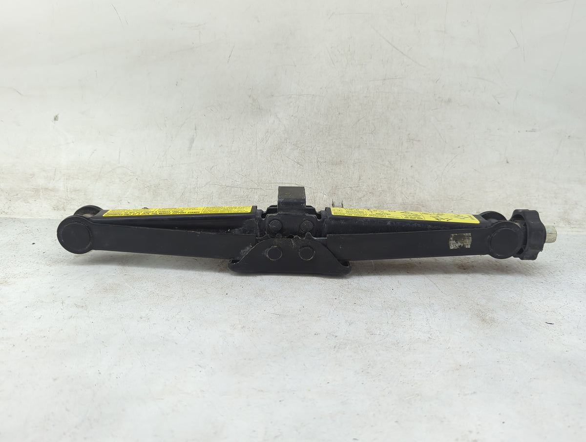 2011 Mercedes Glk350 Spare Scissor Car Jack - Oemusedautoparts1.com