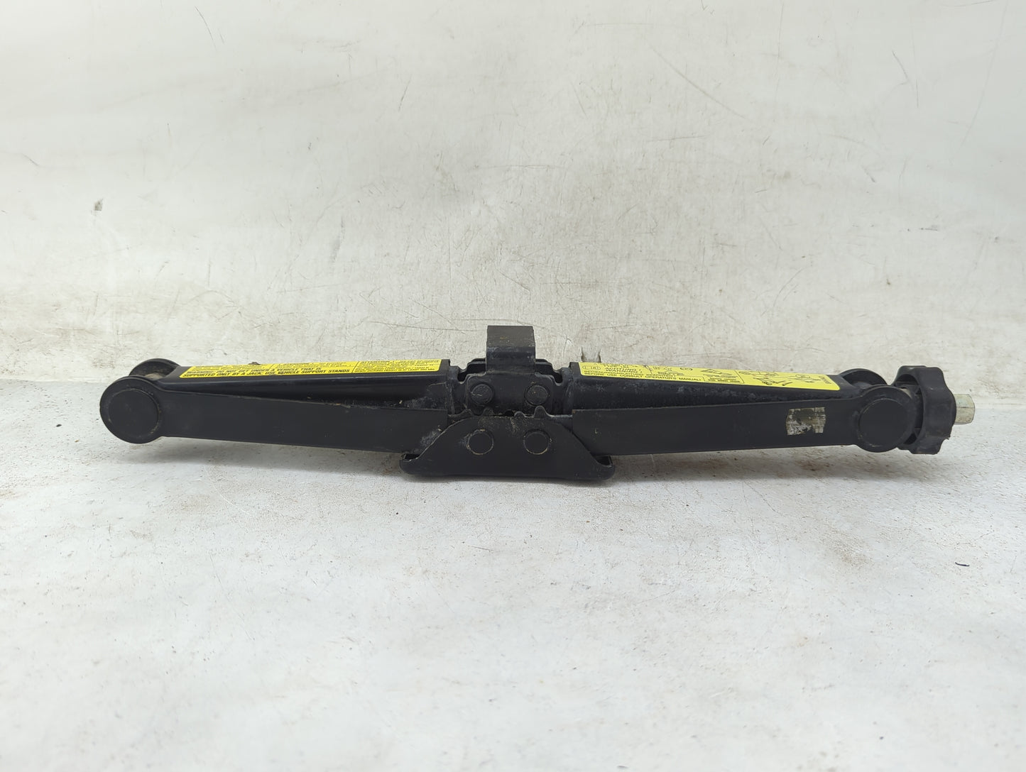 2011 Mercedes Glk350 Spare Scissor Car Jack - Oemusedautoparts1.com