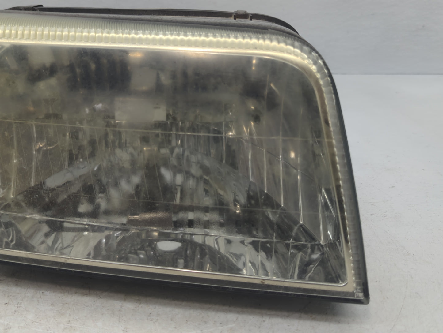 2006 Mercury Grand Marquis Passenger Right Oem Head Light Headlight Lamp - Oemusedautoparts1.com