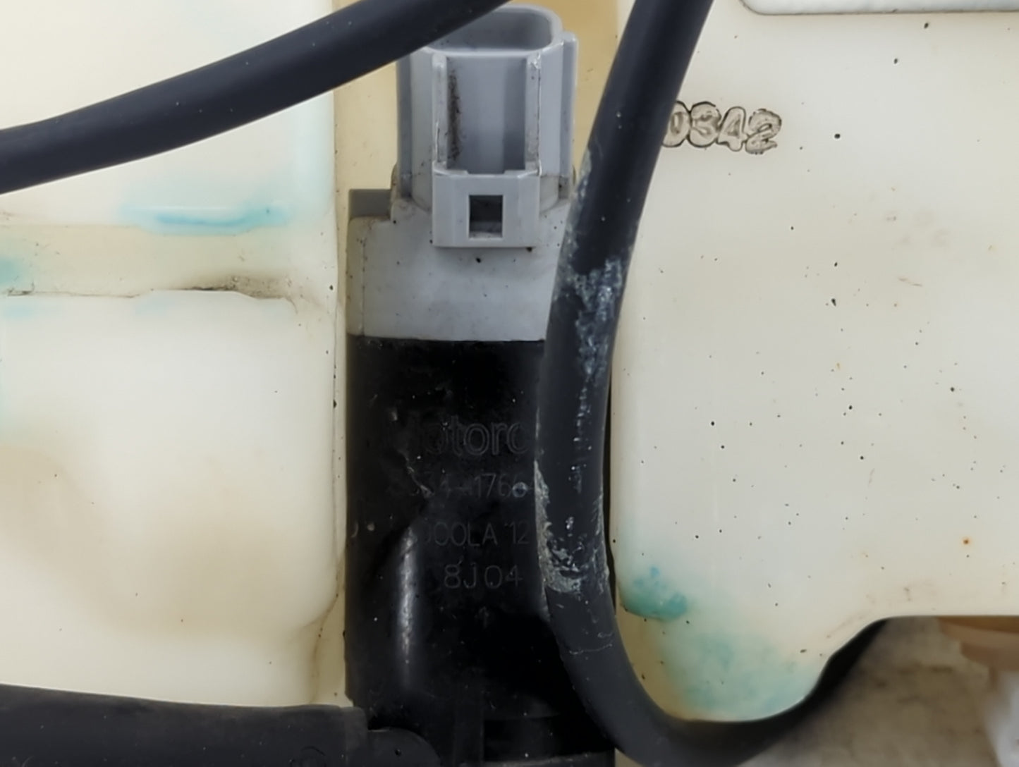 2003 Grand Marquis Radiator Coolant Overflow Expansion Tank Bottle - Oemusedautoparts1.com