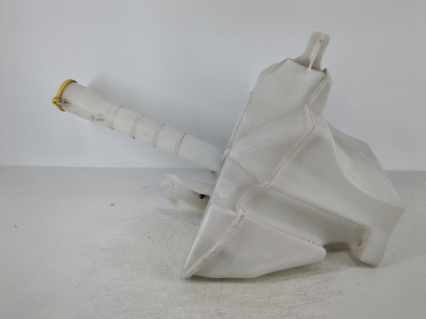 2008-2011 Mercury Mariner Windshield Washer Fluid Reservoir Bottle Oem - Oemusedautoparts1.com