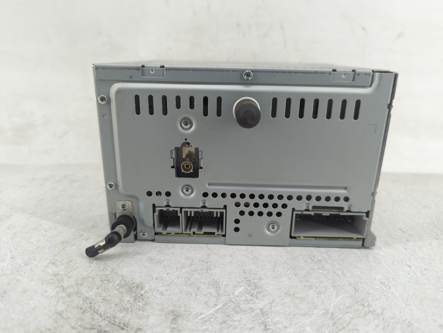 2011 Mercury Mariner Radio AM FM Cd Player Receiver Replacement P/N:BL8T-18D822-AA Fits Fits 2012 OEM Used Auto Parts - Oemu