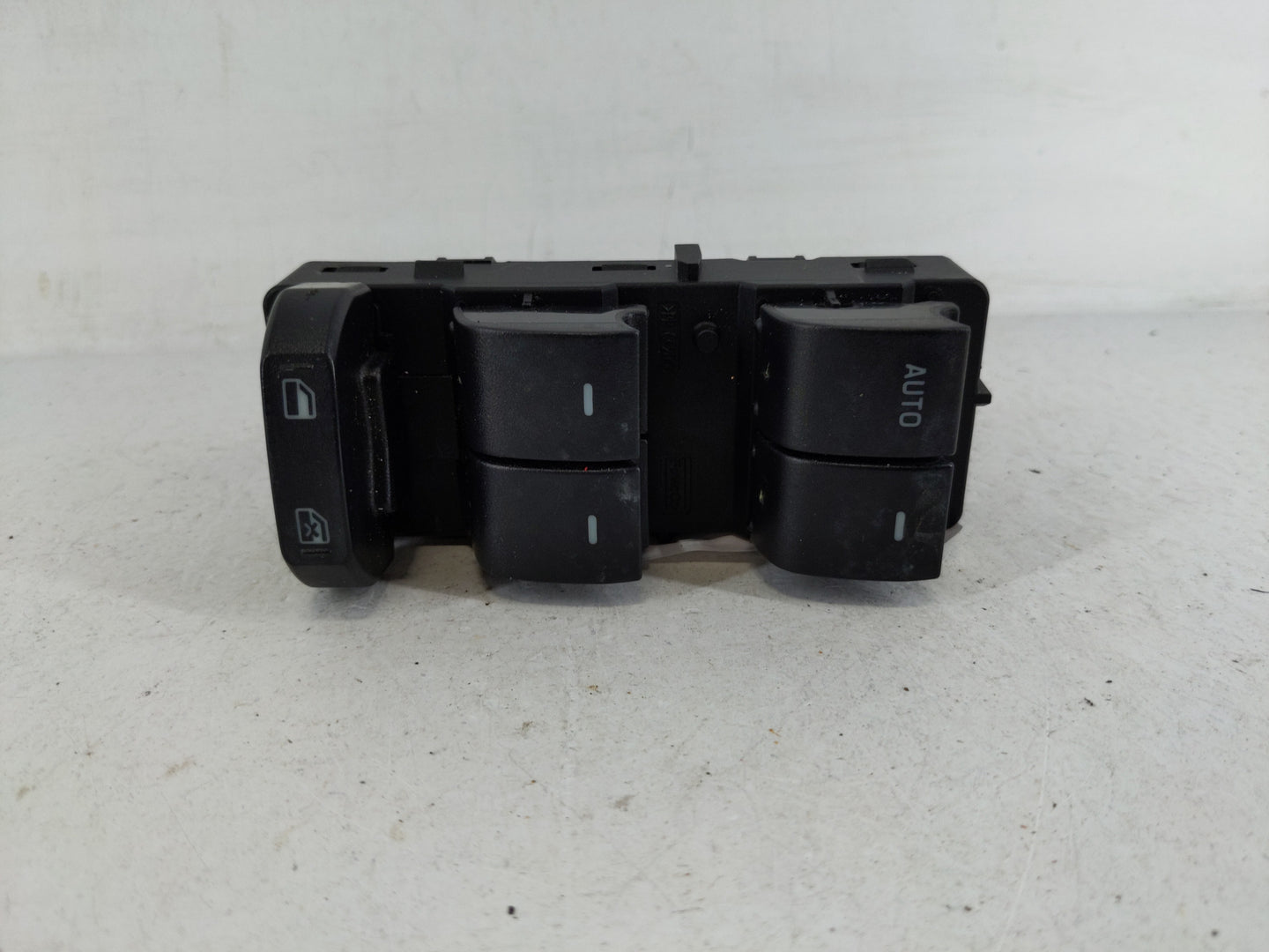 2010-2011 Mercury Milan Master Power Window Switch Replacement Driver Side Left P/N:9EST-14540-AAW Fits Fits 2010 2011 2012 