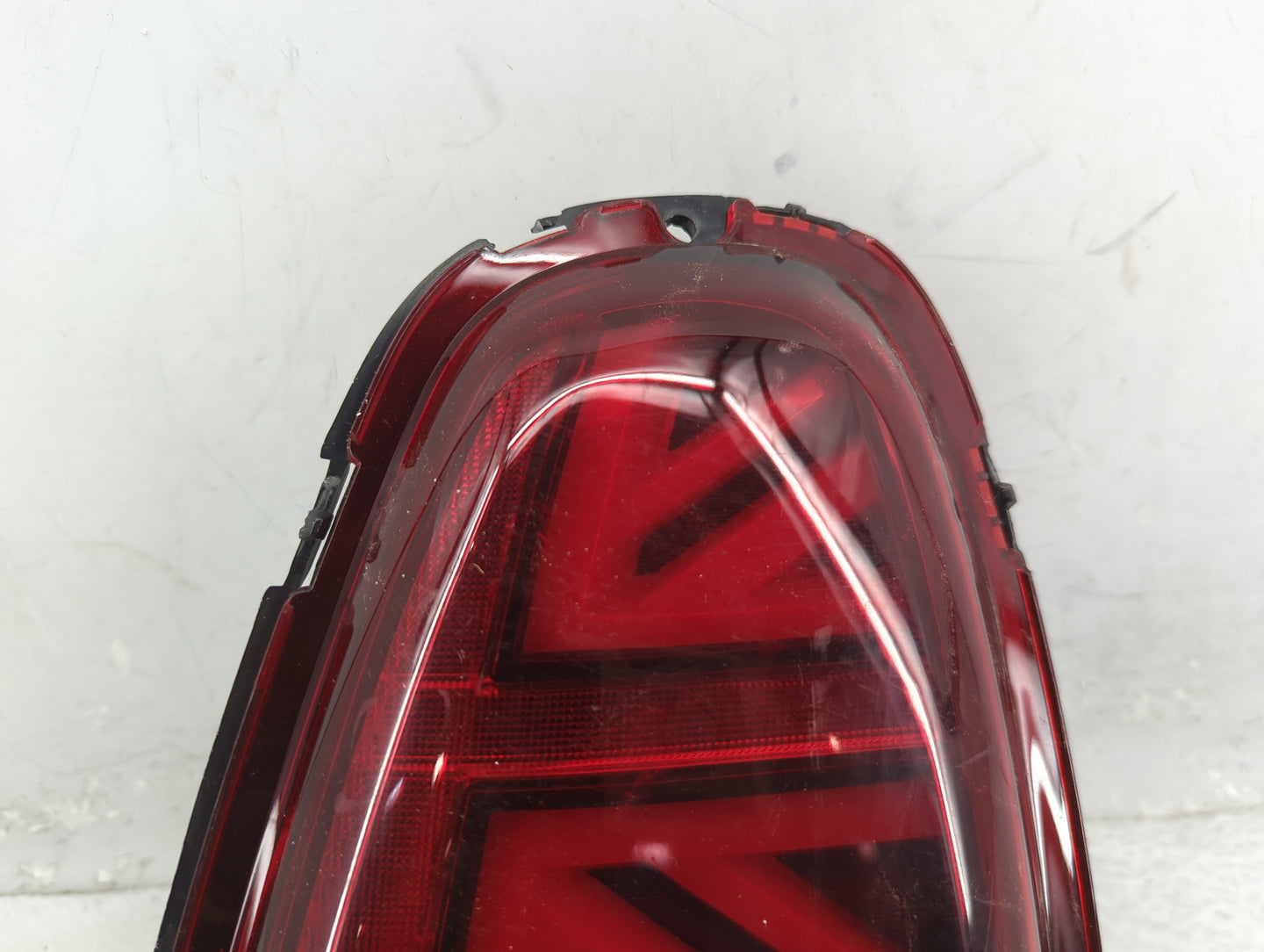 2011 Mini Cooper Tail Light Assembly Passenger Right OEM P/N:YAB-MN-0327-H Fits OEM Used Auto Parts - Oemusedautoparts1.com