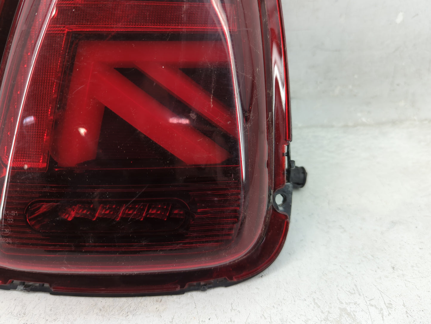 2011 Mini Cooper Tail Light Assembly Passenger Right OEM P/N:YAB-MN-0327-H Fits OEM Used Auto Parts - Oemusedautoparts1.com