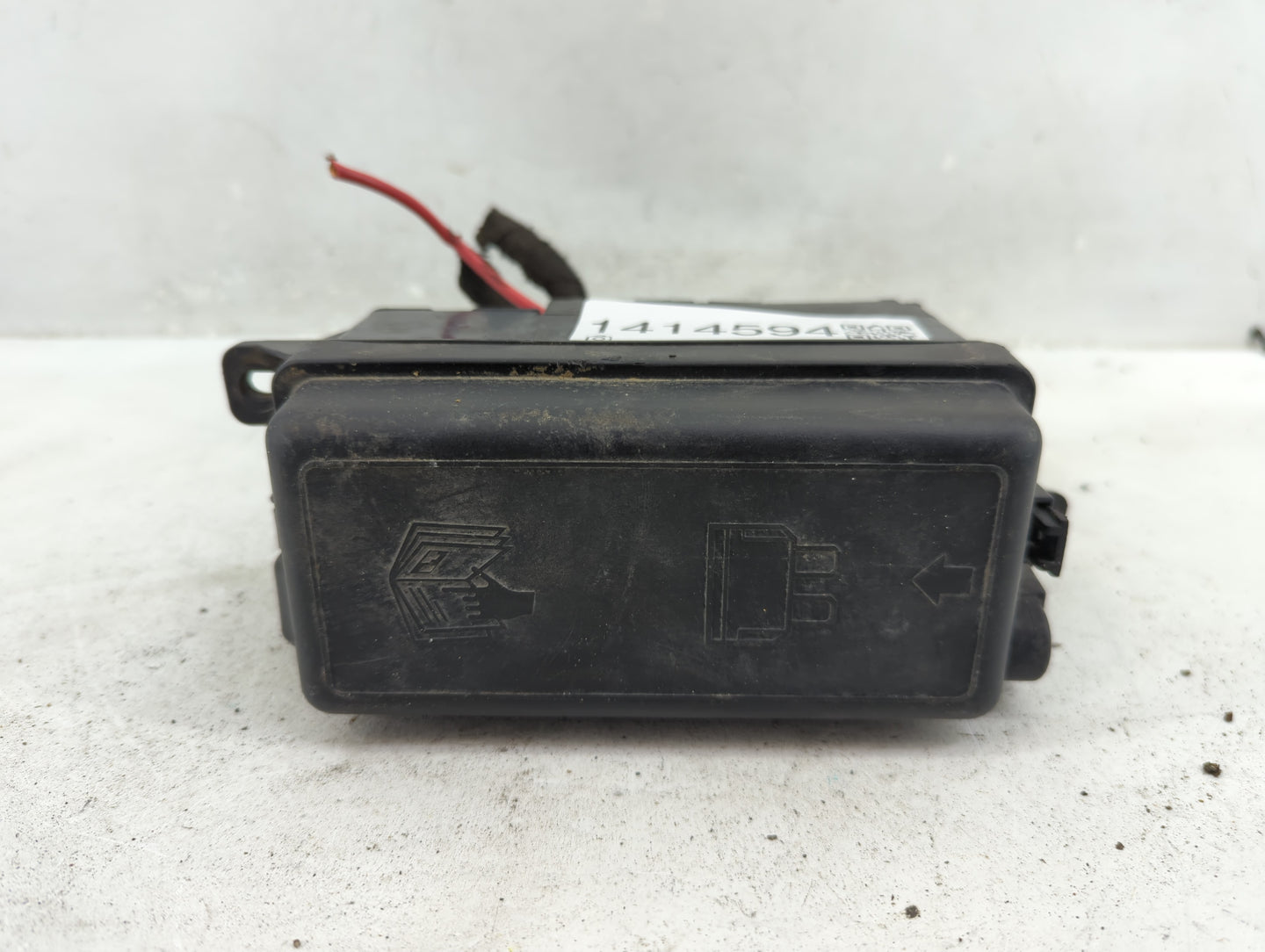 2010-2011 Mini Cooper Fusebox Fuse Box Panel Relay Module P/N:142664 10 9213374-01 Fits Fits 2010 2011 OEM Used Auto Parts -