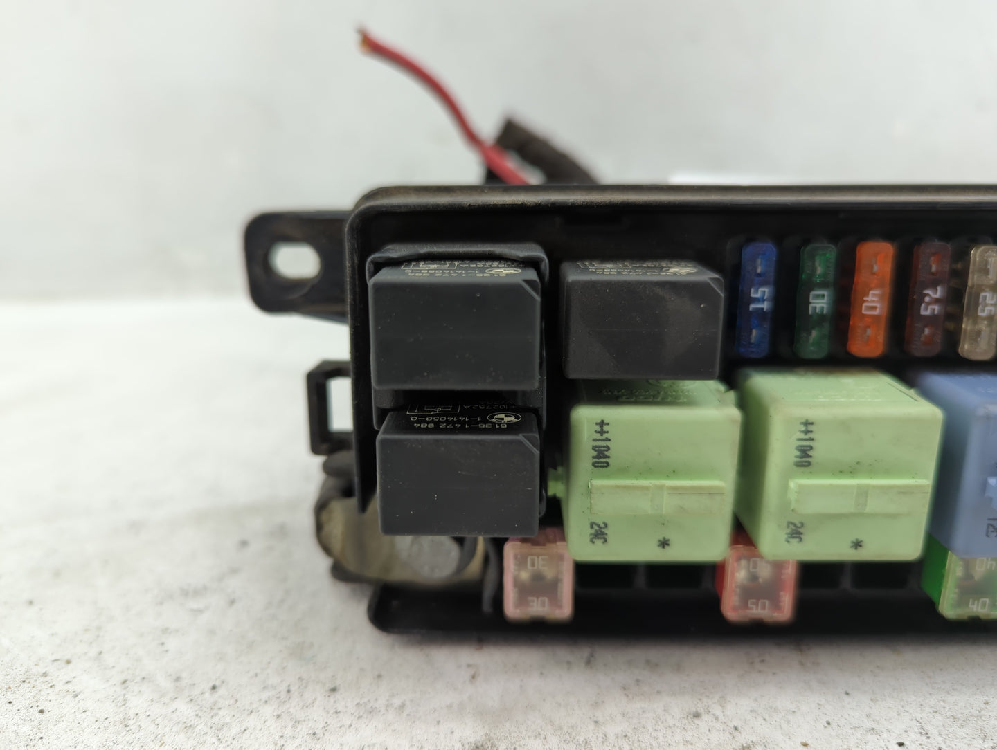 2010-2011 Mini Cooper Fusebox Fuse Box Panel Relay Module P/N:142664 10 9213374-01 Fits Fits 2010 2011 OEM Used Auto Parts -