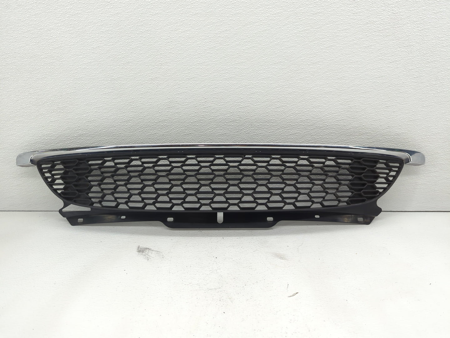 2011-2014 Mini Cooper Front Grille Bumper Not Included - Oemusedautoparts1.com