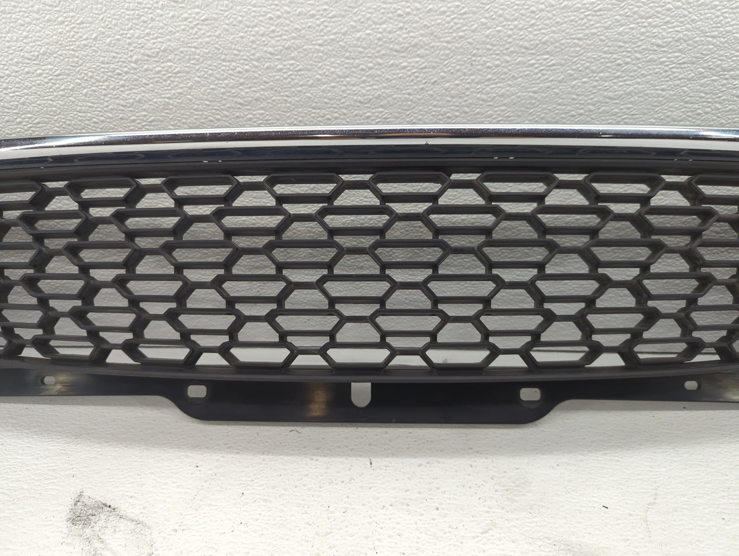 2011-2014 Mini Cooper Front Grille Bumper Not Included - Oemusedautoparts1.com