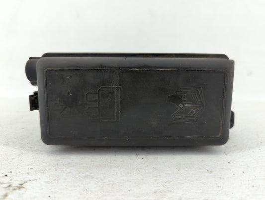 2010-2011 Mini Cooper Fusebox Fuse Box Panel Relay Module P/N:9240943 9213372, 3455527 Fits Fits 2010 2011 OEM Used Auto Par