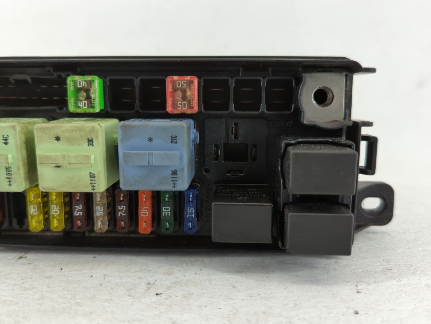 2010-2011 Mini Cooper Fusebox Fuse Box Panel Relay Module P/N:9240943 9213372, 3455527 Fits Fits 2010 2011 OEM Used Auto Par